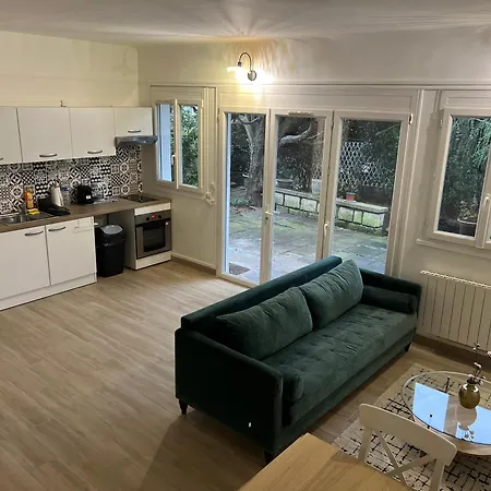 Apartment Cocon En Duplex Avec Jardin Noisy-le-Sec
